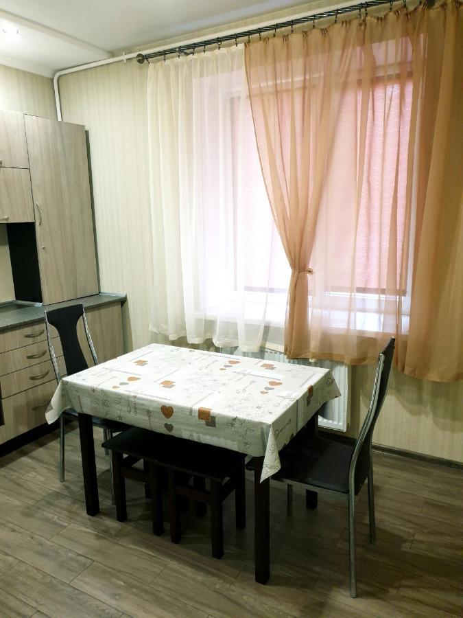 Apartment On Kravchuka, 11B Lutsʼk Exteriör bild